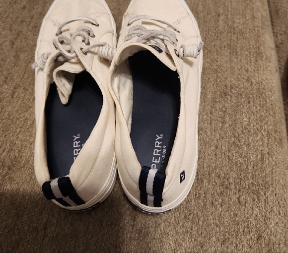 Sperry White Canvas Sneakers with Classic Comfort. - Picture 3 of 4